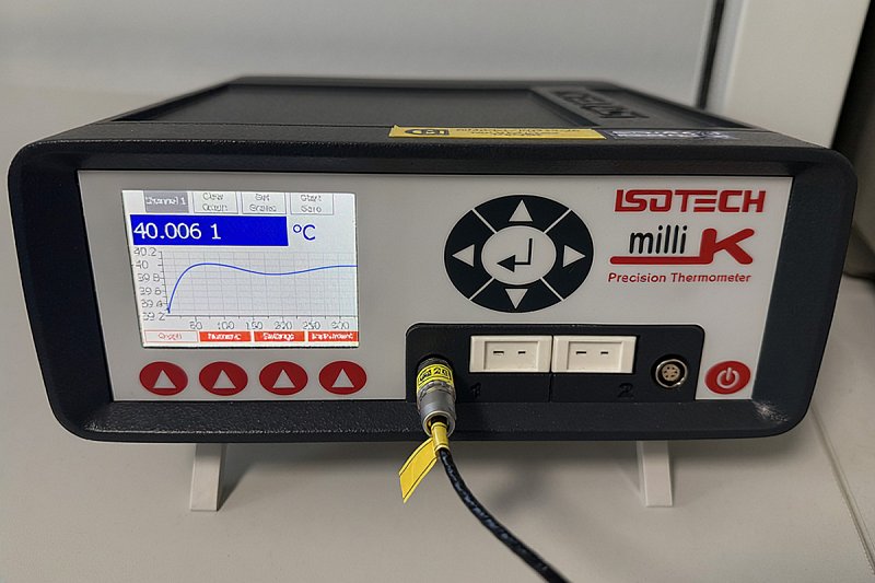 Isotech milliK se sondou FLUKE 5627A